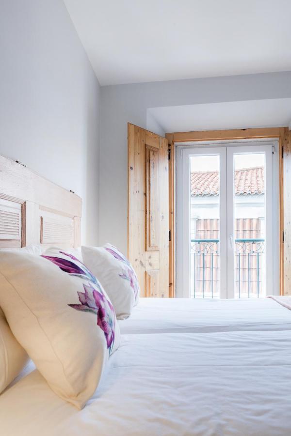 Amazing Rooftop Terrace With River And Historic City View 4 Bedrooms 4 Bathrooms Ac 19Th Century Building Chiado Lisbon Luaran gambar